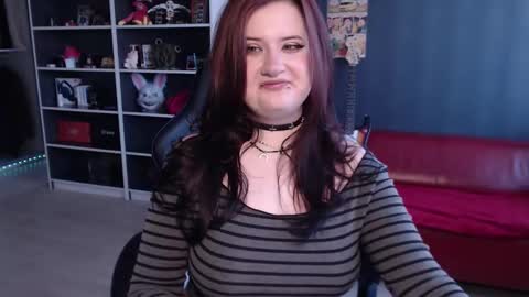 Snapshot of uminarin chatting on February 4, 2026, 5:24 am Julia online show from February 4, 2026, 5:24 am