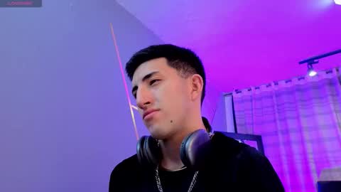 un_sluttyy online show from December 17, 2025, 11:38 am