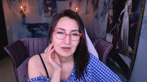 UnaTera online show from May 10, 2026, 6:18 am