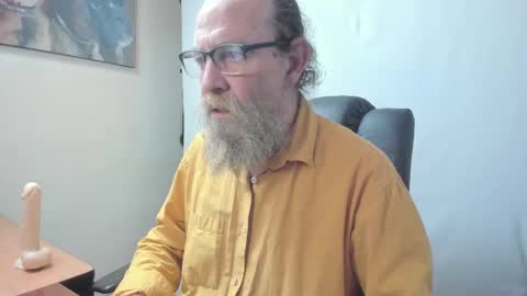 Snapshot of uncle_hottiecb chatting on March 3, 2026, 5:41 pm Uncle Hottie online show from March 3, 2026, 5:41 pm