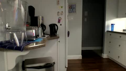 Snapshot of uncutabs123 chatting on December 17, 2024, 8:32 pm Buzz Bigcock online show from December 17, 2024, 8:32 pm