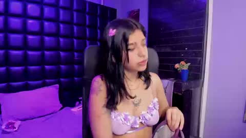 UnderBaby online show from September 19, 2025, 3:52 am