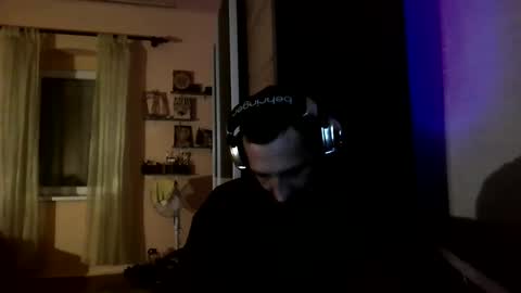 underguy19 online show from October 29, 2025, 9:05 pm