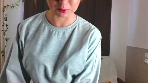unforgettablehelen online show from April 15, 2026, 10:00 am