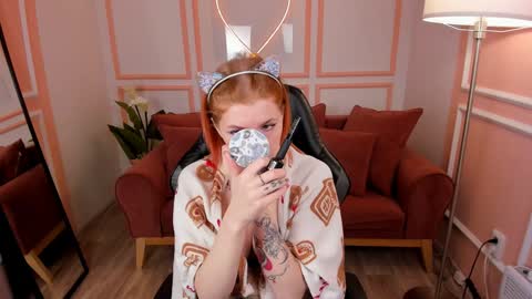 Snapshot of unicent chatting on December 20, 2024, 1:43 pm Call me Mira thumbs up its make me happy online show from December 20, 2024, 1:43 pm