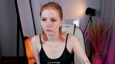 Snapshot of unicent chatting on December 29, 2024, 1:38 pm Call me Mira thumbs up its make me happy online show from December 29, 2024, 1:38 pm