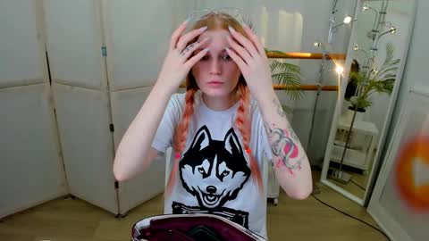 Snapshot of unicent chatting on January 22, 2025, 8:49 pm Call me Mira thumbs up its make me happy online show from January 22, 2025, 8:49 pm