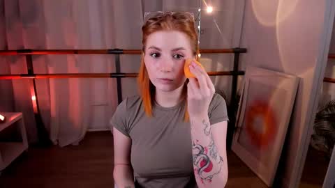 Snapshot of unicent chatting on March 4, 2025, 8:49 pm Call me Mira thumbs up its make me happy online show from March 4, 2025, 8:49 pm