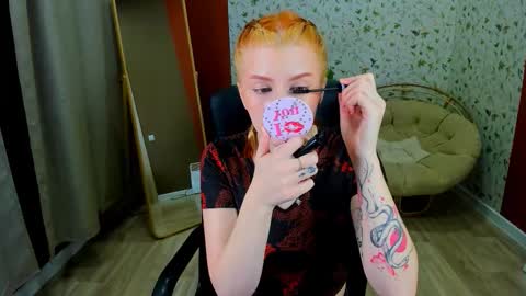 Snapshot of unicent chatting on November 14, 2025, 9:13 pm Call me Mira thumbs up its make me happy online show from November 14, 2025, 9:13 pm