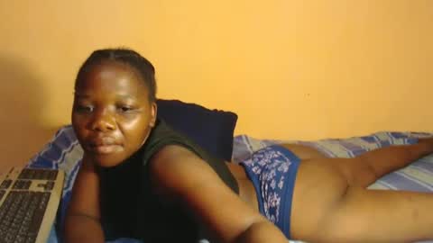 Snapshot of uniquebony chatting on February 9, 2025, 11:25 pm UNIQUEBONY online show from February 9, 2025, 11:25 pm