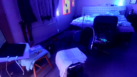 unlitimnaughty_ online show from January 24, 2025, 11:48 am