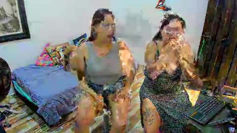 Snapshot of until_wet chatting on November 15, 2025, 7:43 pm Kary and jhoa online show from November 15, 2025, 7:43 pm