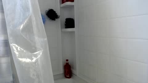 upforanything27 online show from December 17, 2024, 4:12 am