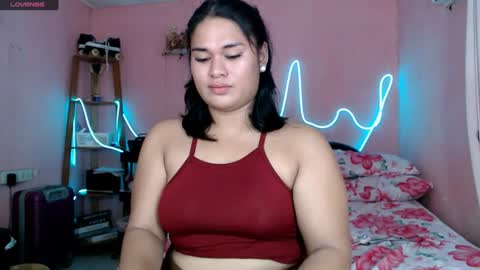 Snapshot of ur_baby_rebbecca chatting on June 14, 2026, 11:45 am SINGLE online show from June 14, 2026, 11:45 am