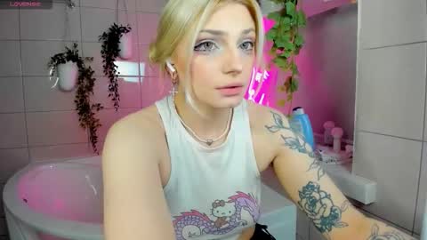 Cute Elf Girls online show from January 15, 2026, 11:52 pm