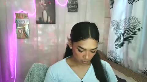 ur_dazzlingmorenaxx online show from April 20, 2026, 2:36 am