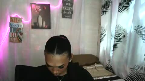 ur_dazzlingmorenaxx online show from June 11, 2026, 2:11 am