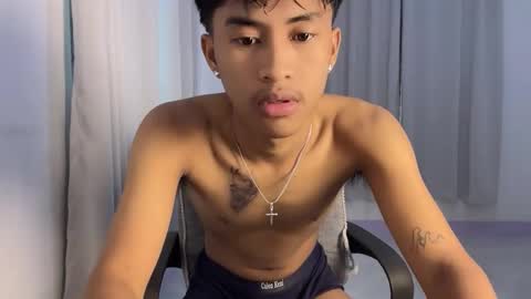 ur_fuckerbttm online show from December 4, 2025, 4:00 am