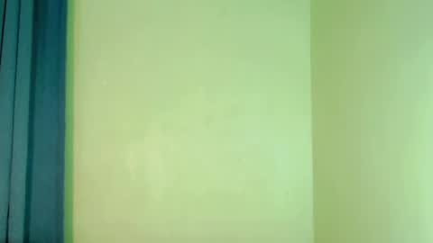 QUEENSY online show from February 28, 2025, 7:14 pm