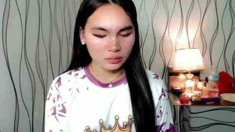 QUEENSY online show from October 21, 2025, 3:35 pm