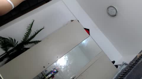 Cleo online show from November 1, 2025, 1:46 pm