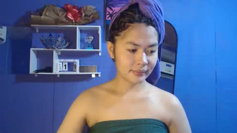 Snapshot of ur_perfectgirlmsa chatting on October 19, 2025, 10:27 am Ms. A lets go pass or pvt show online show from October 19, 2025, 10:27 am