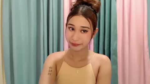 ur_rianlover online show from November 26, 2025, 8:26 am