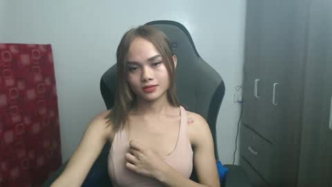 urasian_crisa online show from October 23, 2025, 2:16 pm