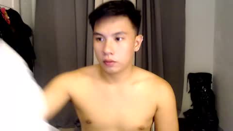 Snapshot of urasian_hardcockxx chatting on January 7, 2025, 9:18 am milly online show from January 7, 2025, 9:18 am