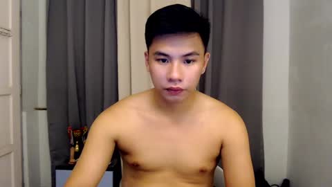 Snapshot of urasian_hardcockxx chatting on February 22, 2025, 10:51 am milly online show from February 22, 2025, 10:51 am