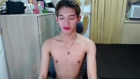 Snapshot of urasian_john20 chatting on July 7, 2026, 11:14 am urasian_john20 online show from July 7, 2026, 11:14 am