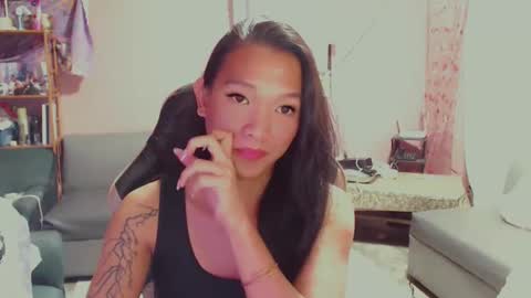 NEWRA  ALLISON online show from February 11, 2025, 8:10 pm