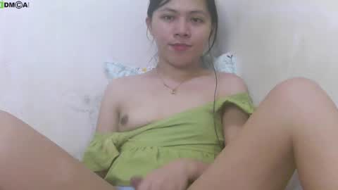 Snapshot of urasianlover69x chatting on December 3, 2024, 3:00 pm rai online show from December 3, 2024, 3:00 pm