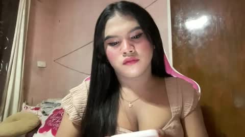Snapshot of urbabysofia0305 chatting on January 1, 2025, 12:00 pm Sofia online show from January 1, 2025, 12:00 pm
