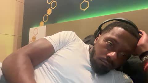 Snapshot of urbandick5 chatting on February 20, 2026, 9:10 am urbandick5 online show from February 20, 2026, 9:10 am