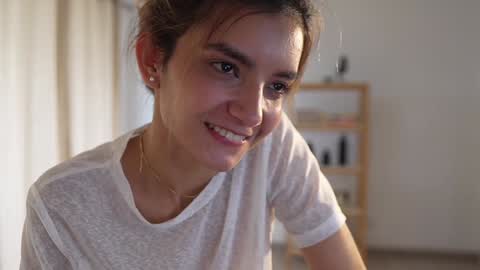 Linda Restrepo online show from December 13, 2024, 8:47 pm