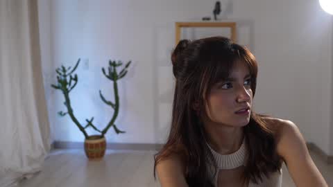 Linda Restrepo online show from December 22, 2024, 10:04 pm