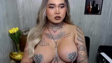 Maxxie online show from June 23, 2026, 7:39 am
