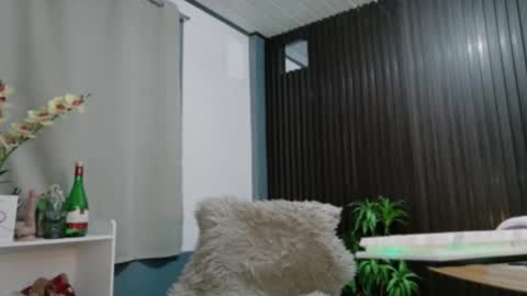 urfave_bbgirl online show from November 28, 2025, 2:31 pm