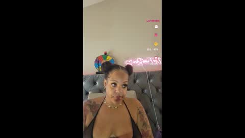 urfaveriri online show from October 31, 2025, 12:06 pm