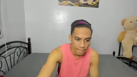 urfucker_vinz online show from February 5, 2026, 12:32 pm