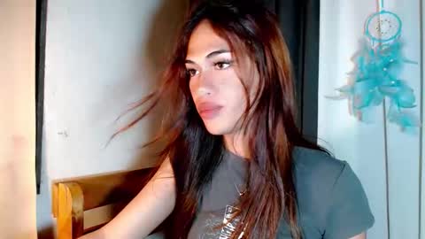 Leah online show from November 17, 2025, 10:21 am