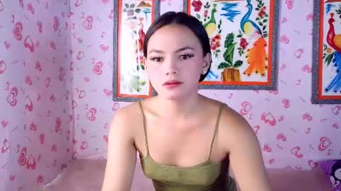 urhot_maxine online show from June 18, 2026, 3:07 am