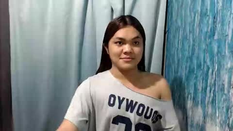 urhottie_bella online show from June 3, 2026, 7:11 am