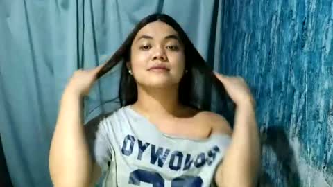 Snapshot of urhottie_bella chatting on June 27, 2026, 4:12 pm urhottie_bella online show from June 27, 2026, 4:12 pm
