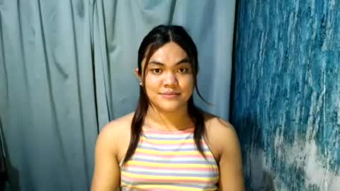 Snapshot of urhottie_bella chatting on July 10, 2026, 6:28 am urhottie_bella online show from July 10, 2026, 6:28 am
