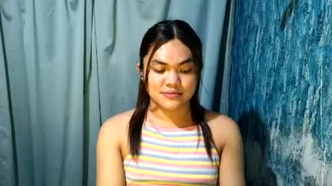 Snapshot of urhottie_bella chatting on July 11, 2026, 6:43 pm urhottie_bella online show from July 11, 2026, 6:43 pm