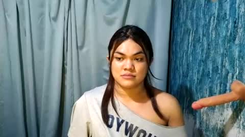 Snapshot of urhottie_bella chatting on July 13, 2026, 7:22 am urhottie_bella online show from July 13, 2026, 7:22 am