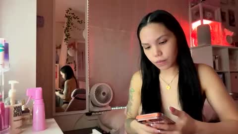 urlittlefilipina online show from December 4, 2025, 4:38 pm