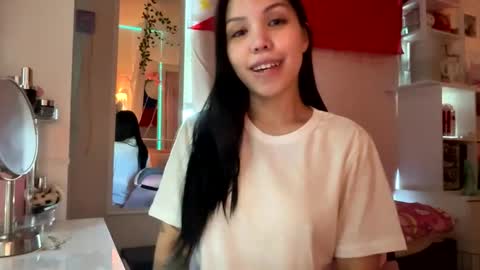 urlittlefilipina online show from December 19, 2025, 4:14 pm
